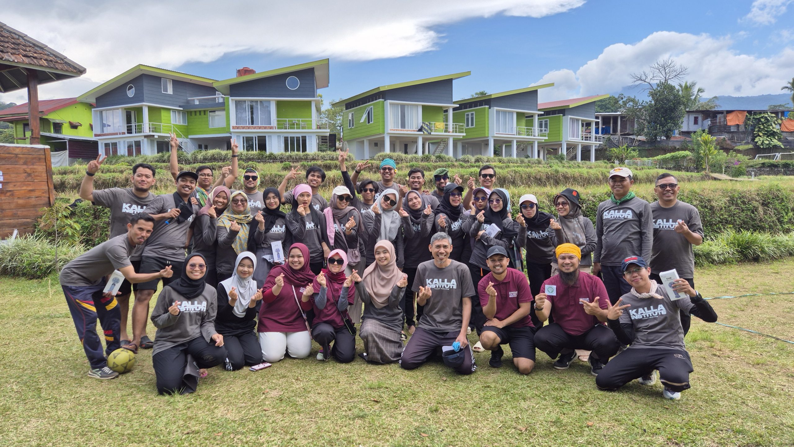 Featured image for “Keseruan Outbound Sivitas Akademika Kalla Institute 2025: Komunikasi, Kolaborasi, dan Solidaritas yang Semakin Kuat”