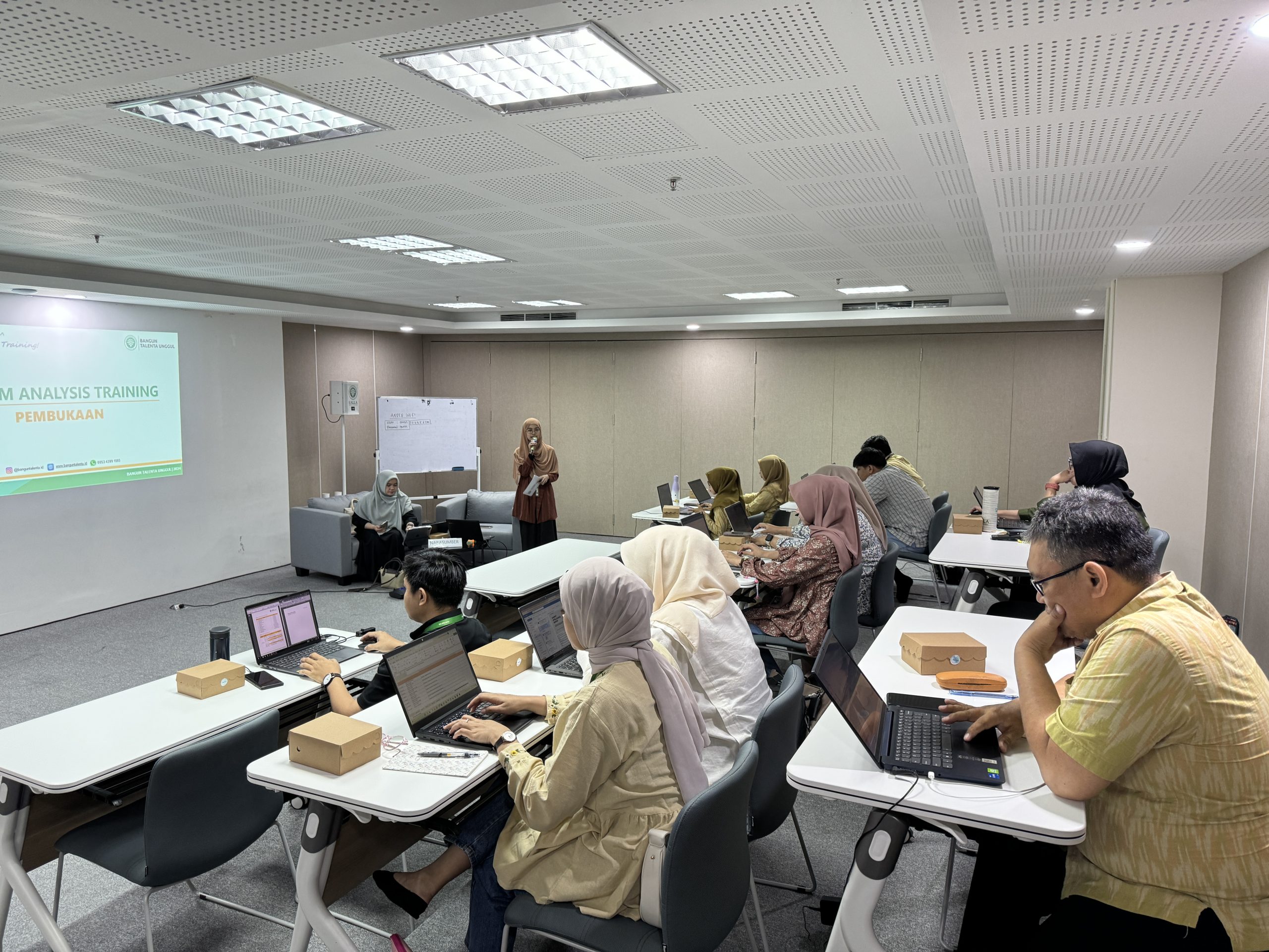 Featured image for “Sibuk Bekerja, Tapi Hasil Tak Bertambah? Mungkin Ini Masalahnya”