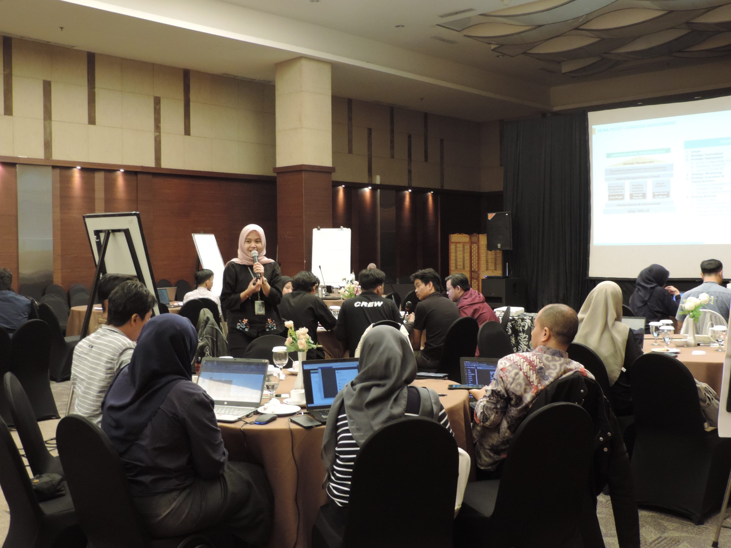 Featured image for “Strategi Produktif di Bulan Ramadan: Bekerja Lebih Strategis dengan Energi Terbatas”