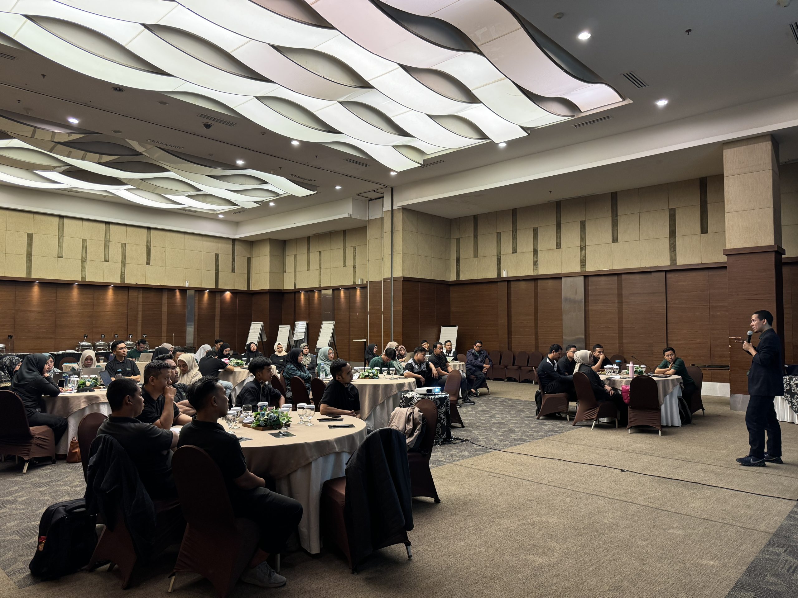 Featured image for “Nine Box Matrix: Framework Objektif untuk Mengubah HR dari Reaktif menjadi Strategis”